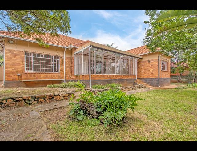 4 BEDROOM FREEHOLD FOR SALE IN EMMARENTIA